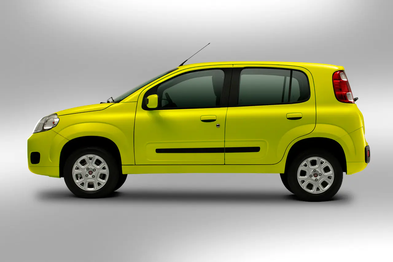Fiat UNO ATTRACTI. Celeb.1.4 EVO F.Flex 8V 2p 2012 em foto externa