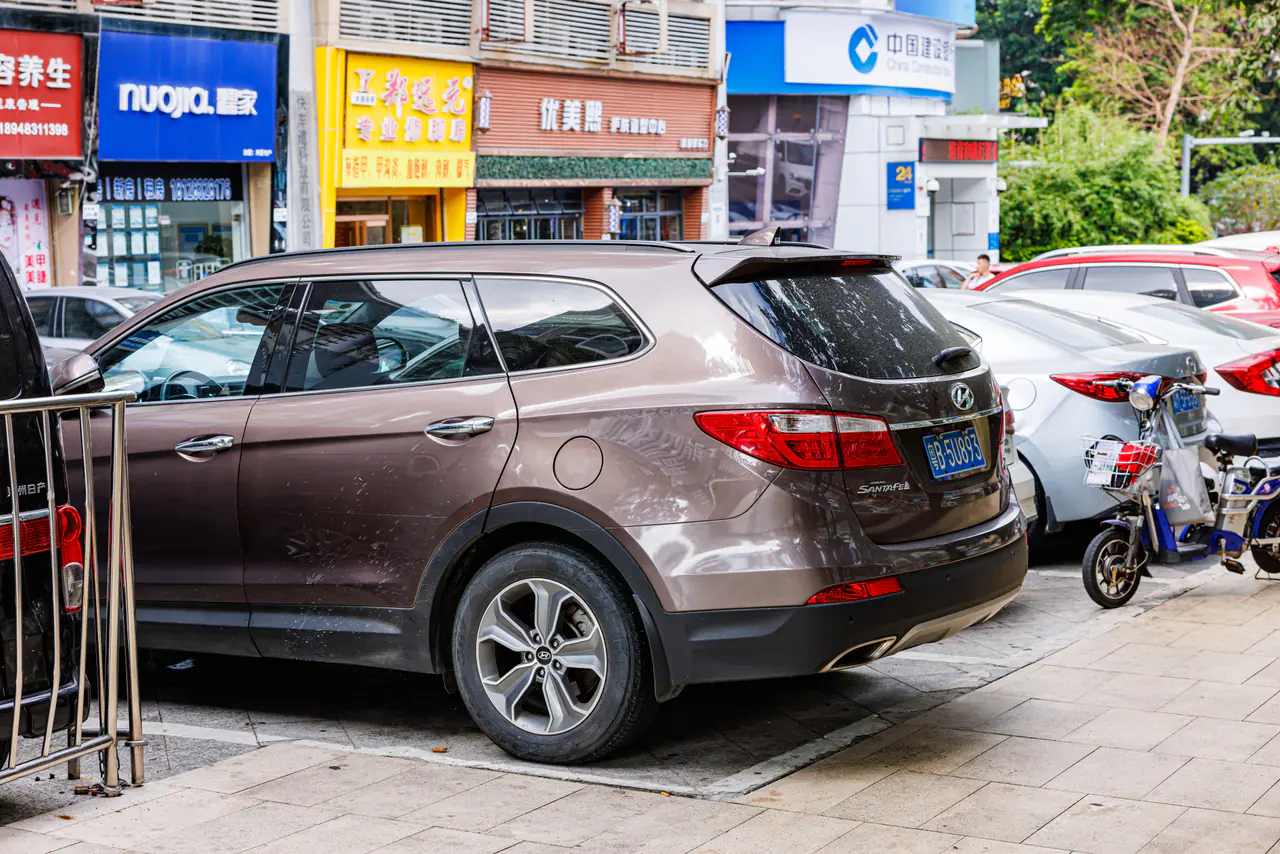 Hyundai Grand Santa Fé 3.3 V6 4X4 Tiptronic 2016 em foto externa
