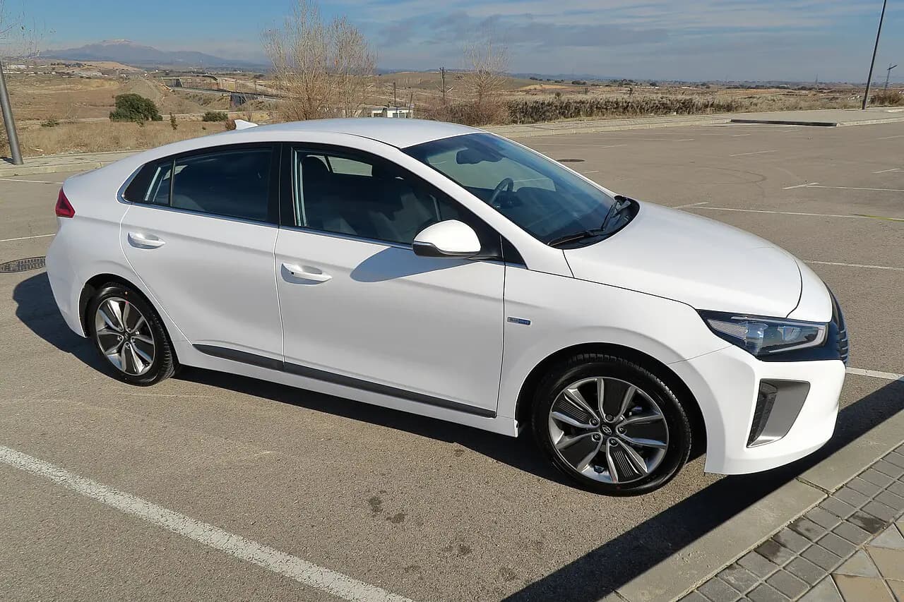 Hyundai IONIQ 1.6 16V Aut. (Híbrido) 2022 em foto externa