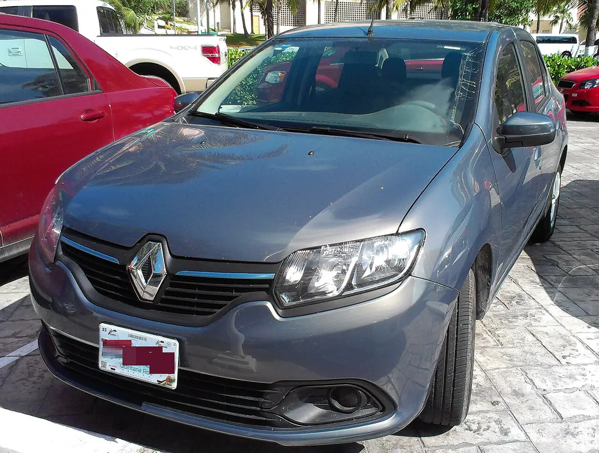 Renault LOGAN Expression Hi-Flex 1.6 16V 4p Aut 2012 em foto externa